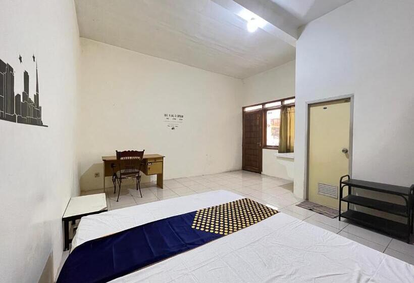 エコノミールーム, Spot On 93398 Sudimoro Guest House