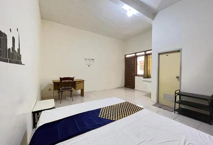 Economy Zimmer, Spot On 93398 Sudimoro Guest House