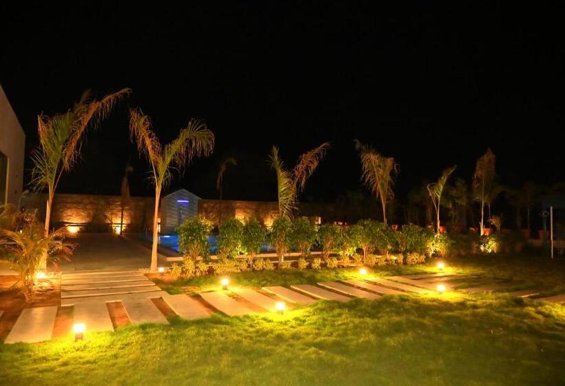 فيلا غرفة نوم واحدة مع مسبح, The Peace  A 2bhk Luxury Private Pool Villa