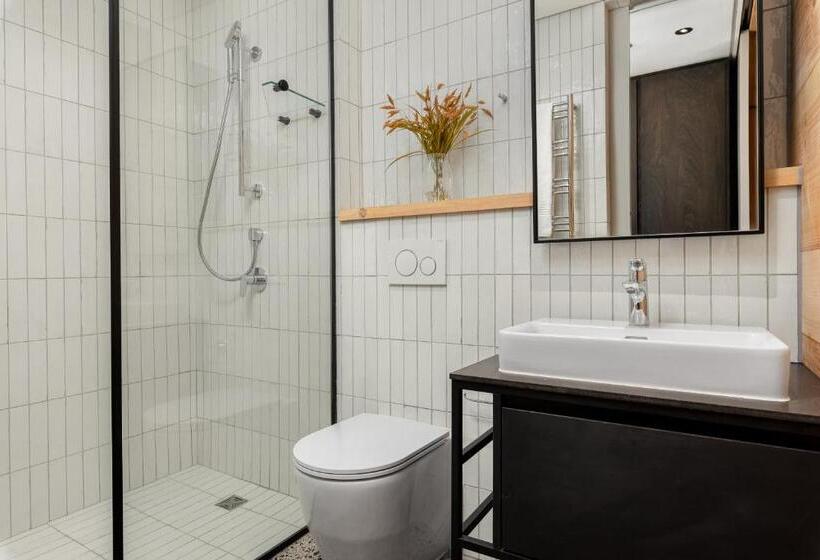 דירת חדר סופריור, Neighbourgood 84 Harrington