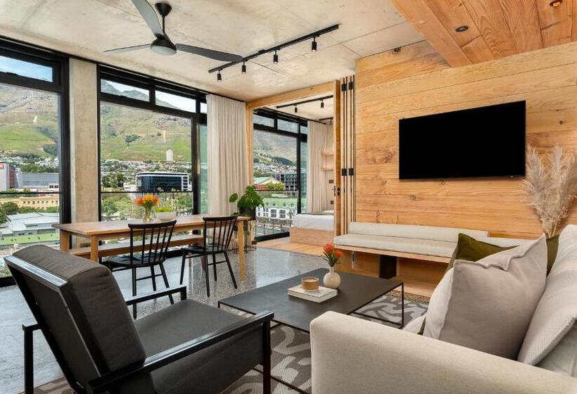 דירת חדר, Neighbourgood 84 Harrington