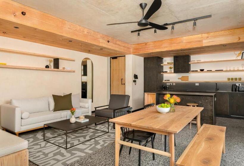 דירת חדר, Neighbourgood 84 Harrington