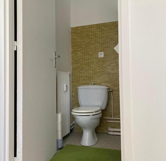 חדר סטנדרט חדר אמבטיה משותף, Chambre à Côté Du Stade Arena La Défense Paris