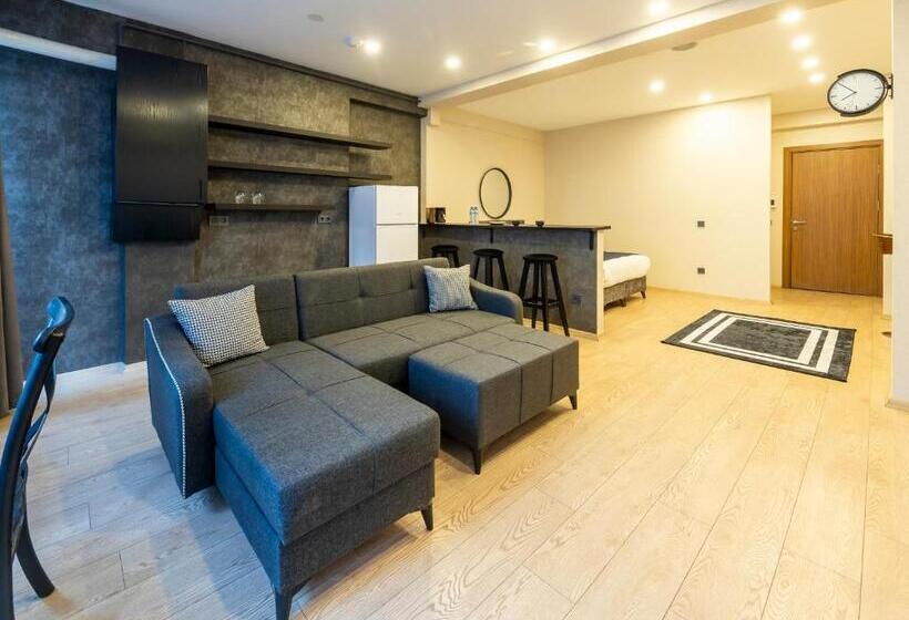 Студио Стандарт Кровать Кинг, The Business Class Suit