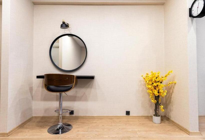 带大床的标准工作室, The Business Class Suit