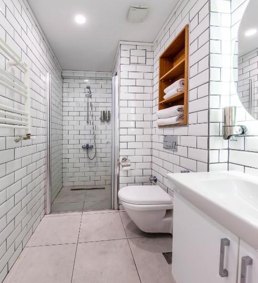 豪华工作室, The Business Class Suit