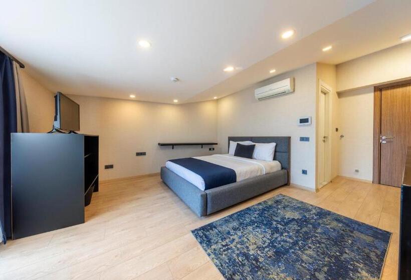 复式套房, The Business Class Suit