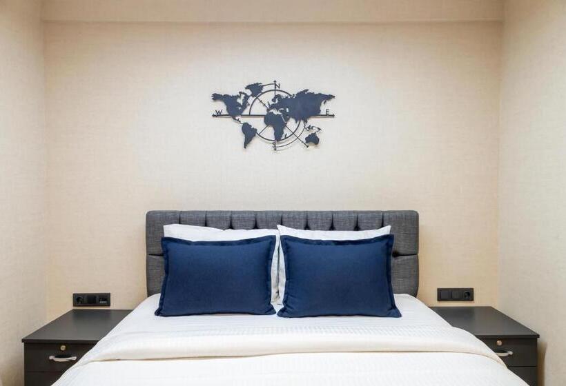 Студия Superior, The Business Class Suit