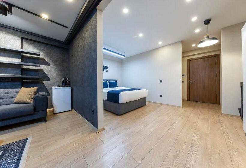 高级工作室, The Business Class Suit