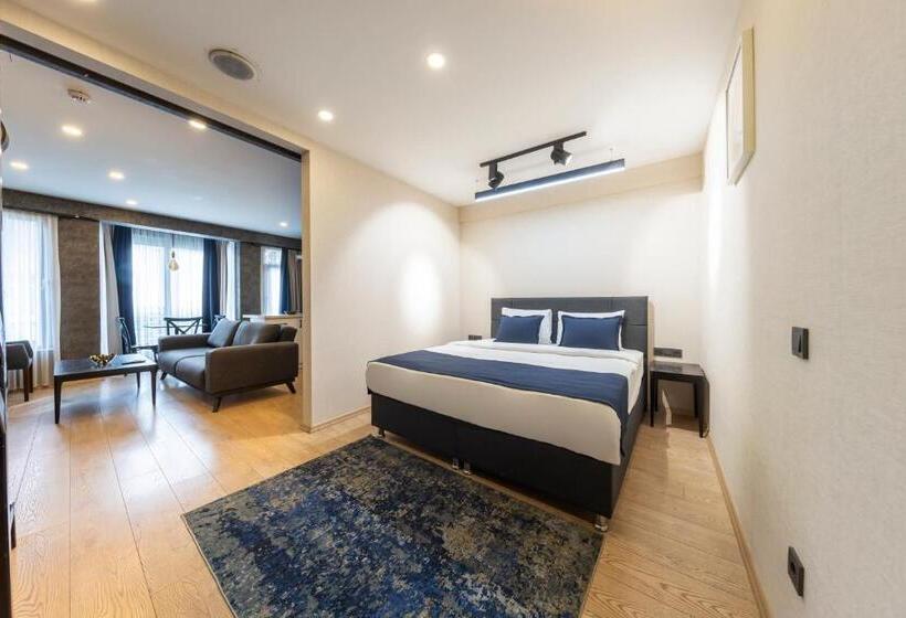 Люкс Дюплекс, The Business Class Suit