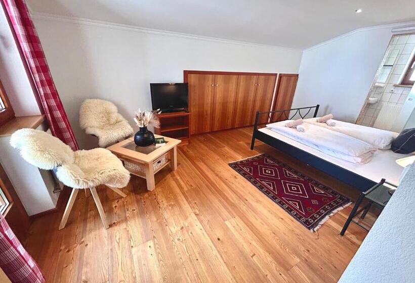 غرفة قياسية مزوَّدة بشُرفة, Haus Wallis By Stayfritz   Ski In Ski Out Zimmer  Garni  Am Arlberg