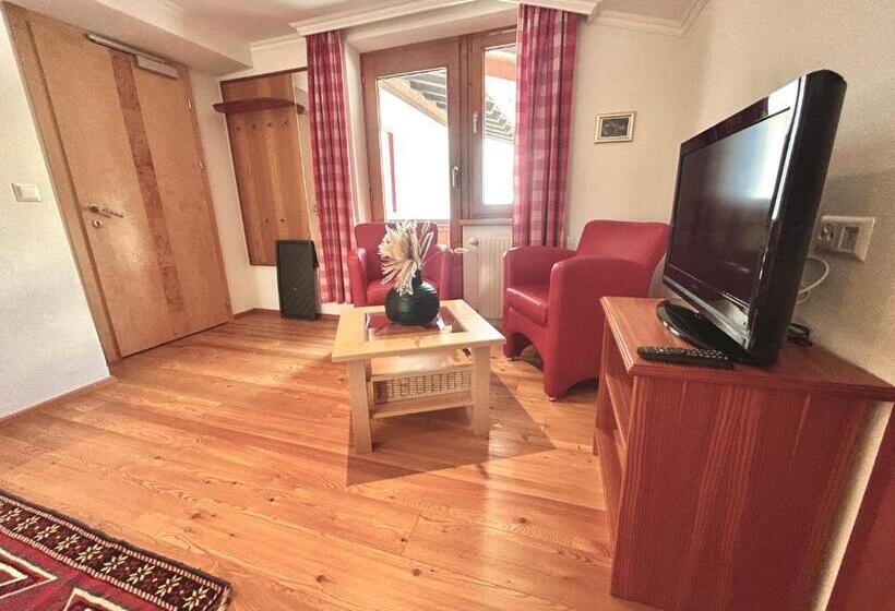 غرفة قياسية مزوَّدة بشُرفة, Haus Wallis By Stayfritz   Ski In Ski Out Zimmer  Garni  Am Arlberg