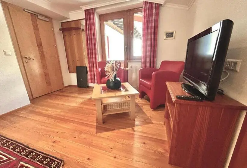 Standard-huone Parveke, Haus Wallis By Stayfritz   Ski In Ski Out Zimmer  Garni  Am Arlberg