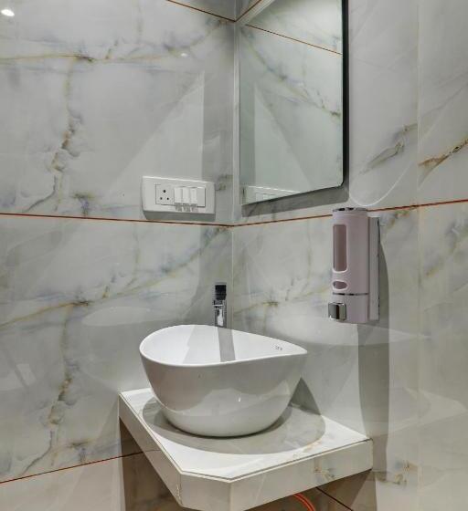 豪华房间, Archith