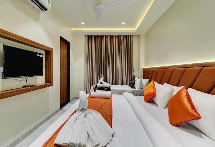 豪华三人间, Archith