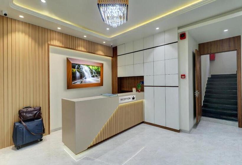 Номер Deluxe, Archith