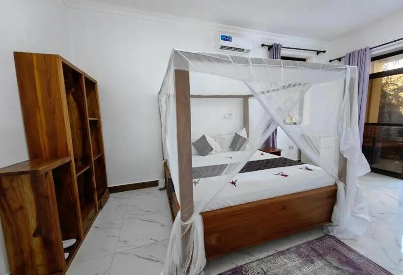 اتاق استاندارد با چشم‌انداز استخر, Blue Tides Hotel & Restaurant