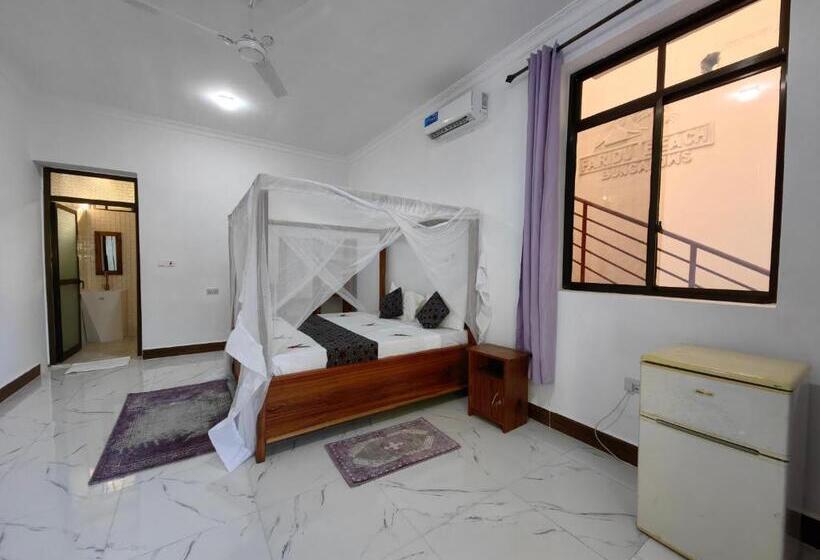 Номер Стандарт Вид на Бассейн, Blue Tides Hotel & Restaurant