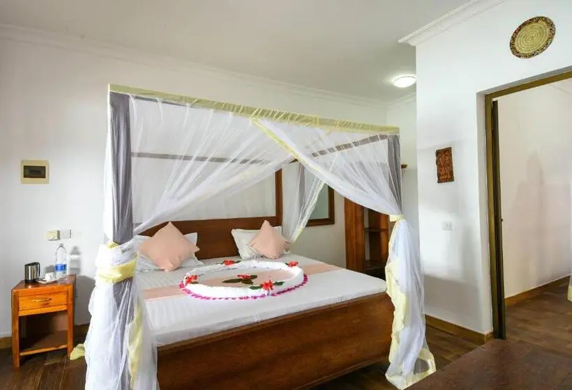 اتاق خانوادگی با چشم‌انداز دریا, Blue Tides Hotel & Restaurant