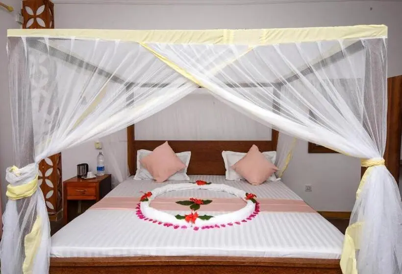 اتاق خانوادگی با چشم‌انداز دریا, Blue Tides Hotel & Restaurant