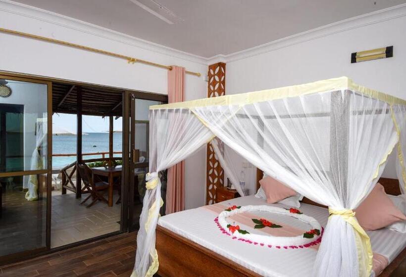 Семейный Номер Вид на Море, Blue Tides Hotel & Restaurant