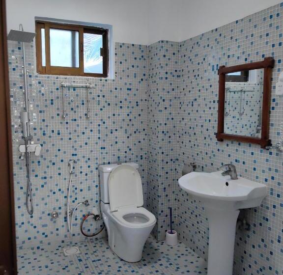 اتاق خانوادگی با چشم‌انداز دریا, Blue Tides Hotel & Restaurant