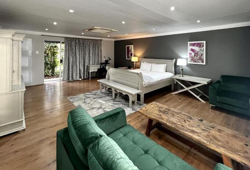 Президентский Люкс, Ferns Country Lodge