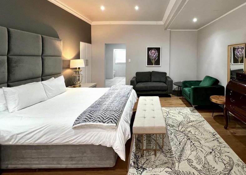 Люкс Deluxe Кровать Кинг, Ferns Country Lodge
