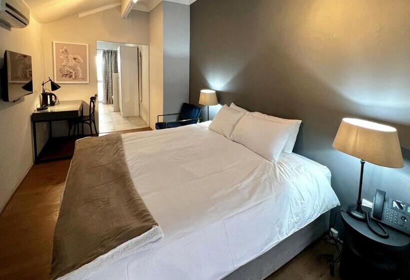 Люкс Deluxe Кровать Кинг, Ferns Country Lodge