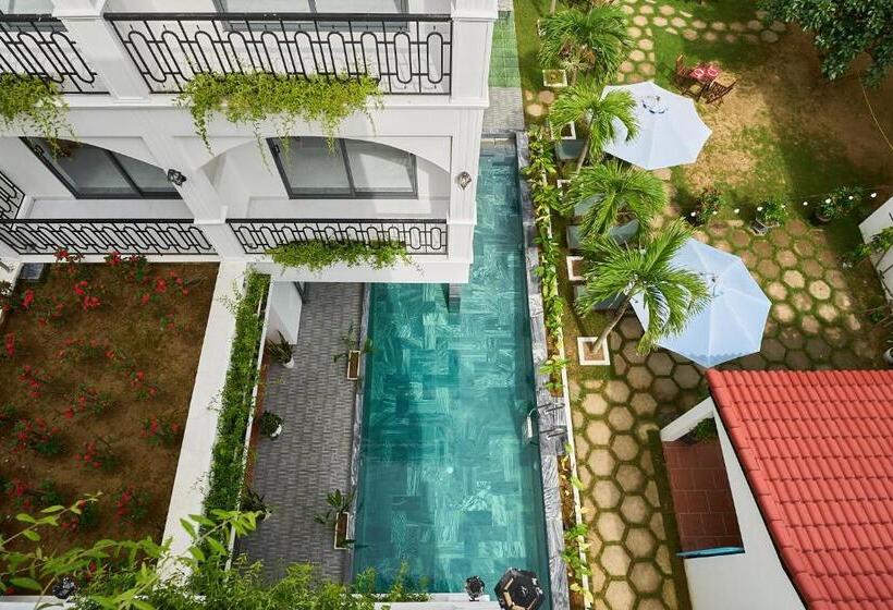 اتاق استاندارد با چشمانداز استخر, Legend Ancient Town Hoi An