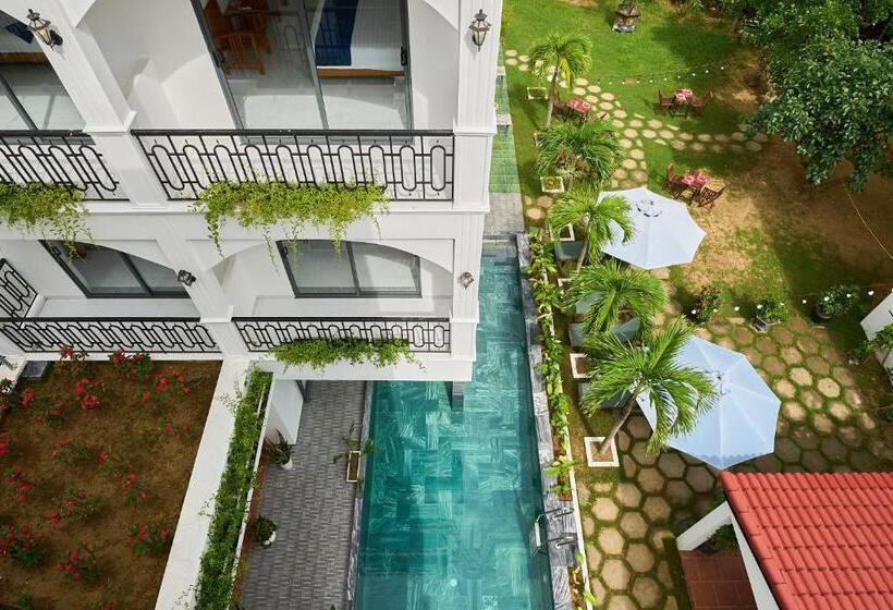 اتاق استاندارد با چشمانداز استخر, Legend Ancient Town Hoi An