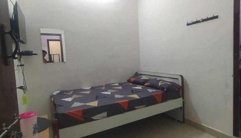 トリプルクラシックルーム, Oyo Flagship Sk Lodge