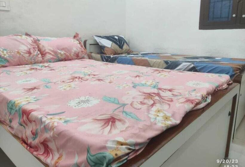 トリプルクラシックルーム, Oyo Flagship Sk Lodge