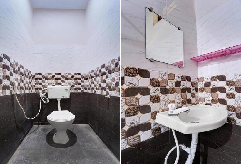 デラックストリプルルーム, Oyo Flagship Sk Lodge