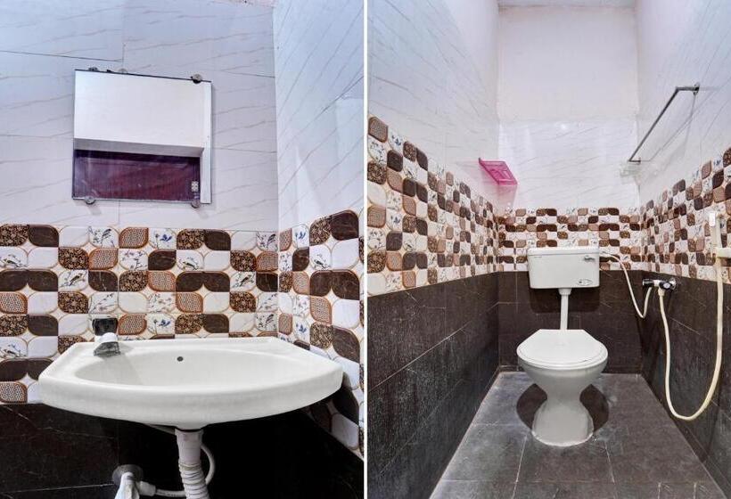 デラックストリプルルーム, Oyo Flagship Sk Lodge