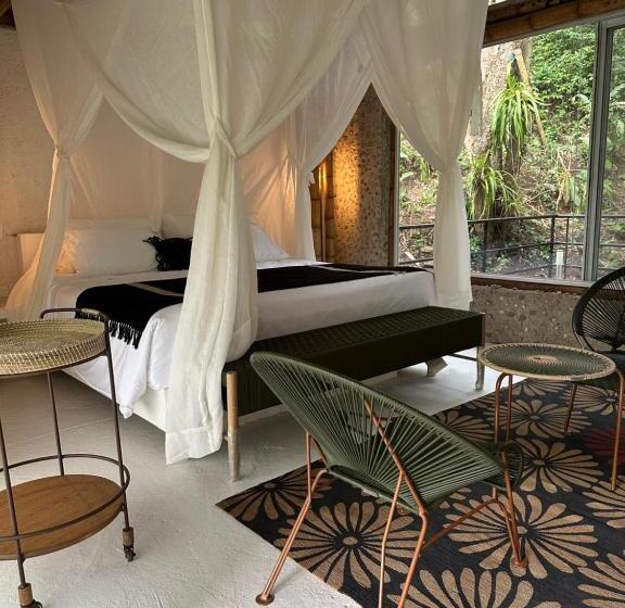 جناح سوبيريور, Selva Serena