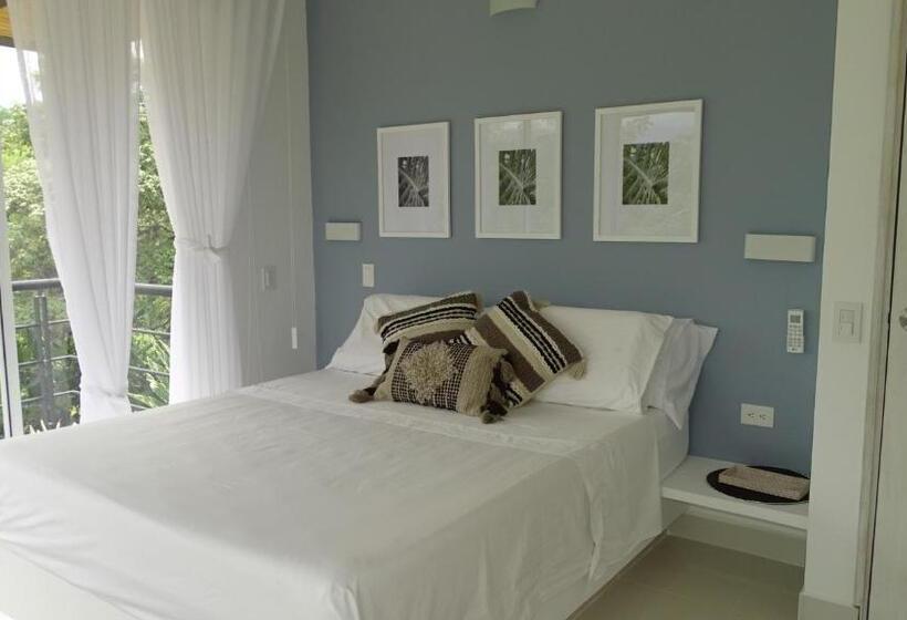 شقة غرفة واحدة, Selva Serena