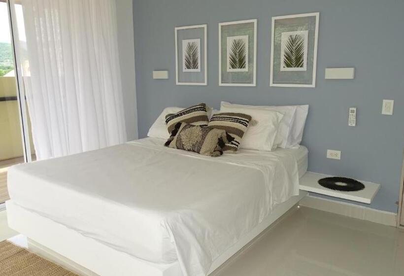 شقة غرفة واحدة, Selva Serena