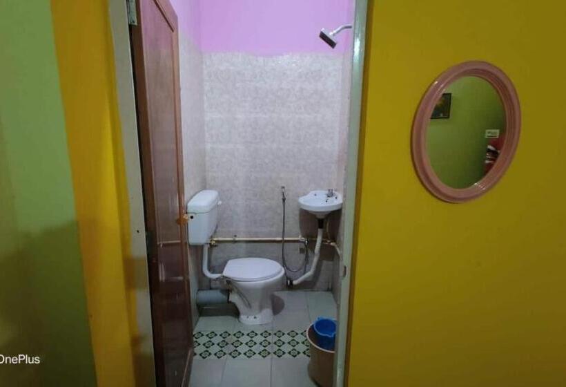 اتاق کلاسیک سه تخته, O Home Trimurti Guest House