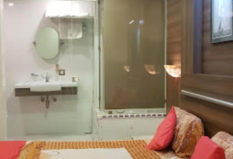 Номер Deluxe, Tara International Telangana