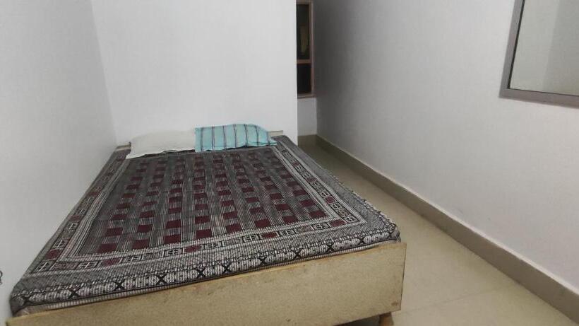 اتاق استاندارد, Anand Inn