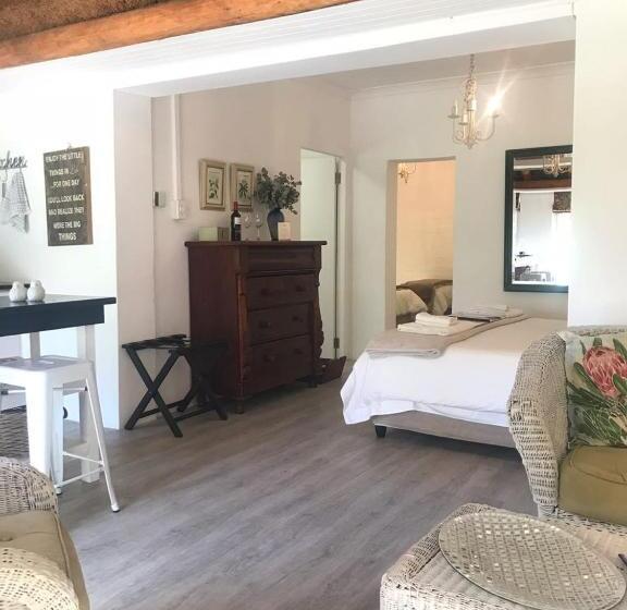 اتاق استاندارد چهارنفره با چشمانداز باغ, In The Vine Country Manor Guesthouse