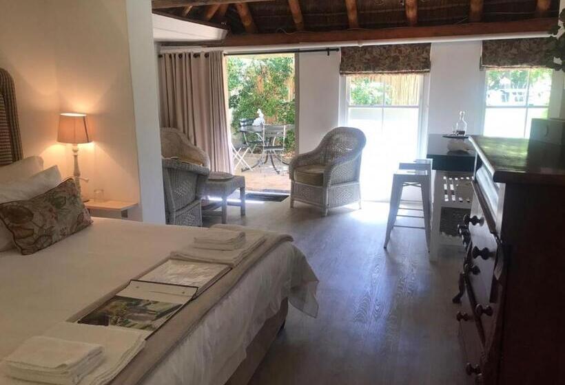 اتاق استاندارد چهارنفره با چشمانداز باغ, In The Vine Country Manor Guesthouse