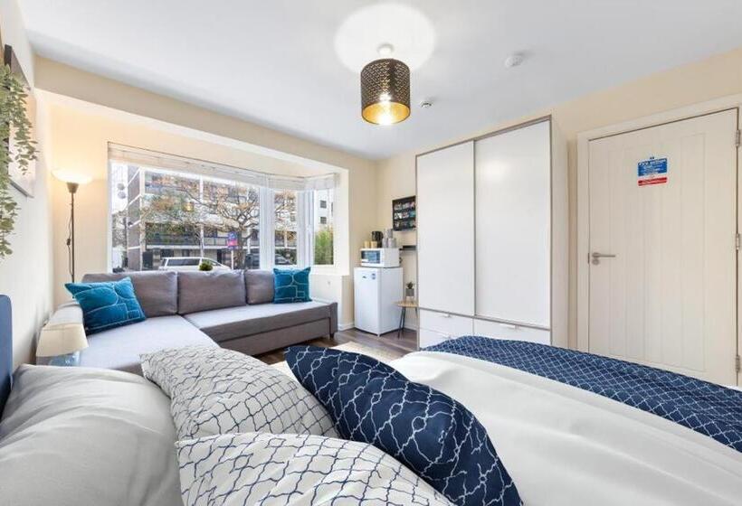 带共用浴室的标准房间, Isleworth Stays Tw7