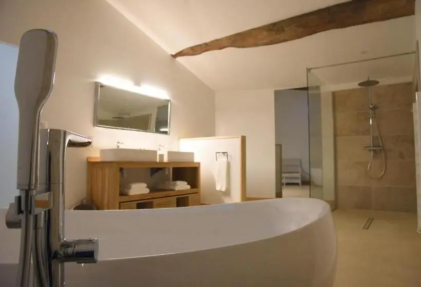 キングサイズベッドのスーペリアルーム, Girauderies Chambres D Hotes/b+b