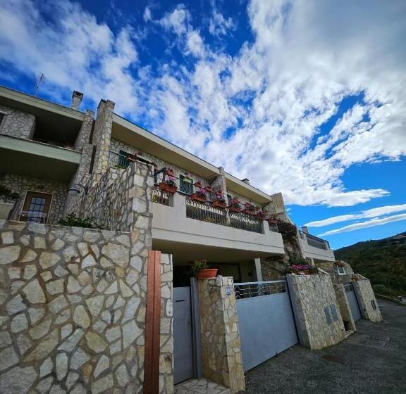 带阳台的豪华间, Villa Roxana