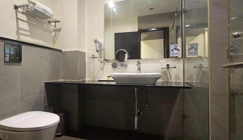 חדר סופריור עם מיטת קינג, Clover   A Rivido Hotel Jigani