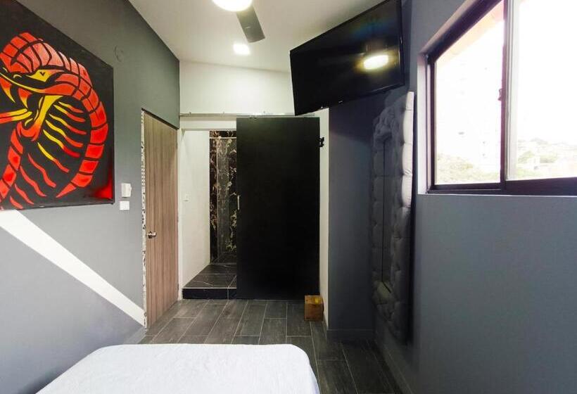 スタンダードルーム, Art District