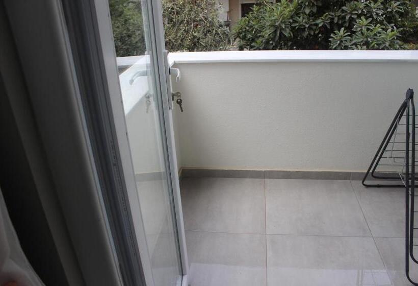 جناح جونيور, Cosy Suite