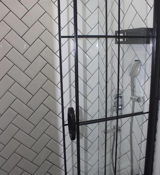 جناح جونيور, Cosy Suite